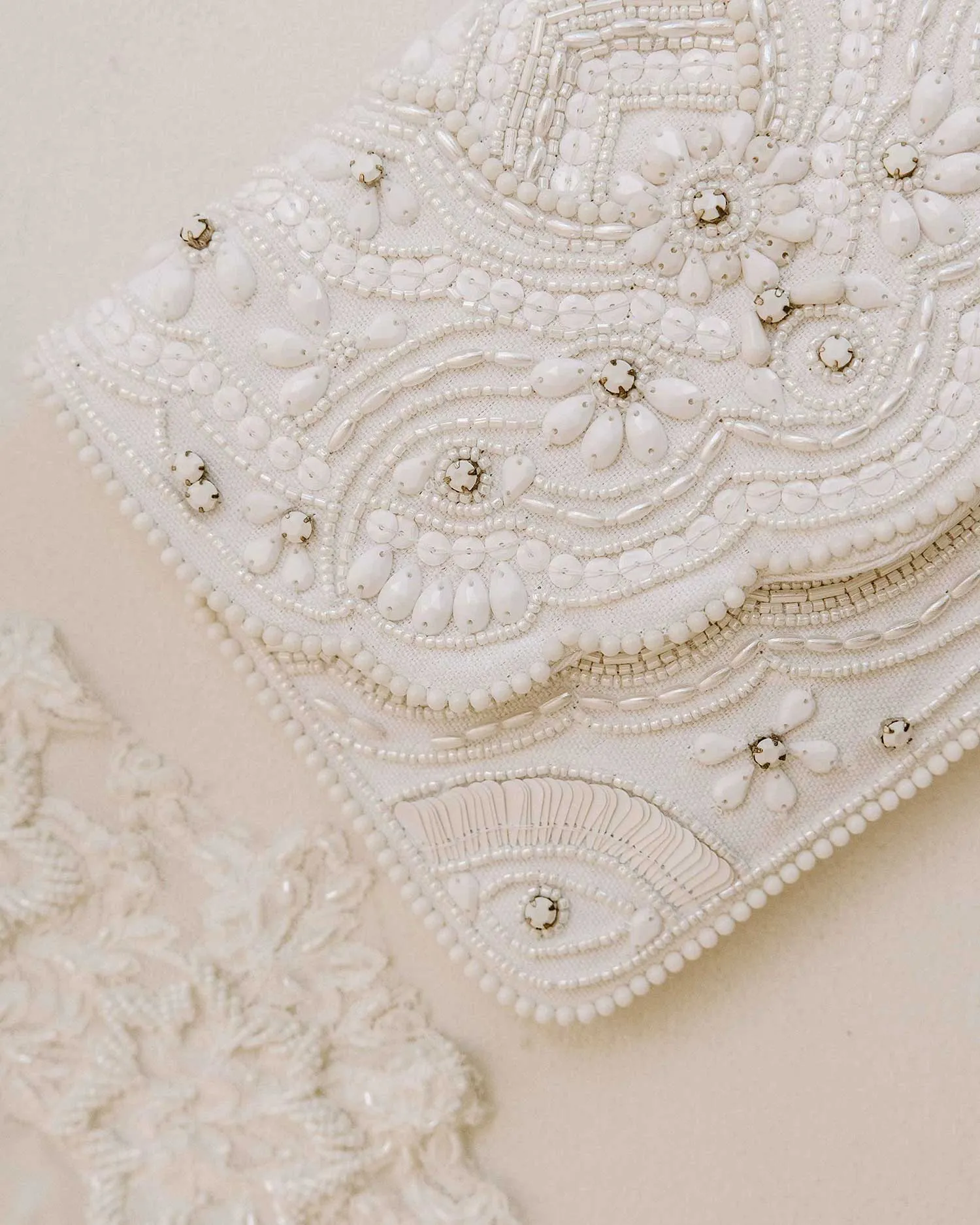 ANGEL - WHITE BEADED BRIDAL CLUTCH