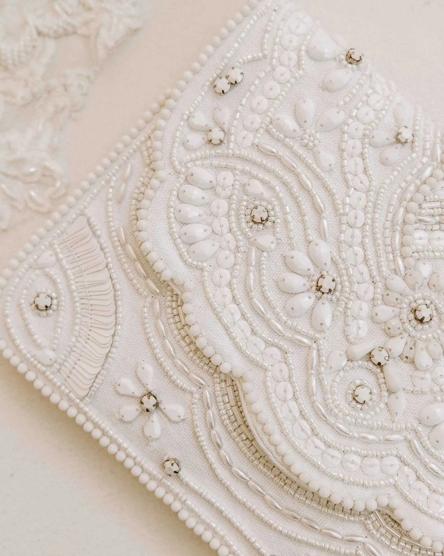 ANGEL - WHITE BEADED BRIDAL CLUTCH