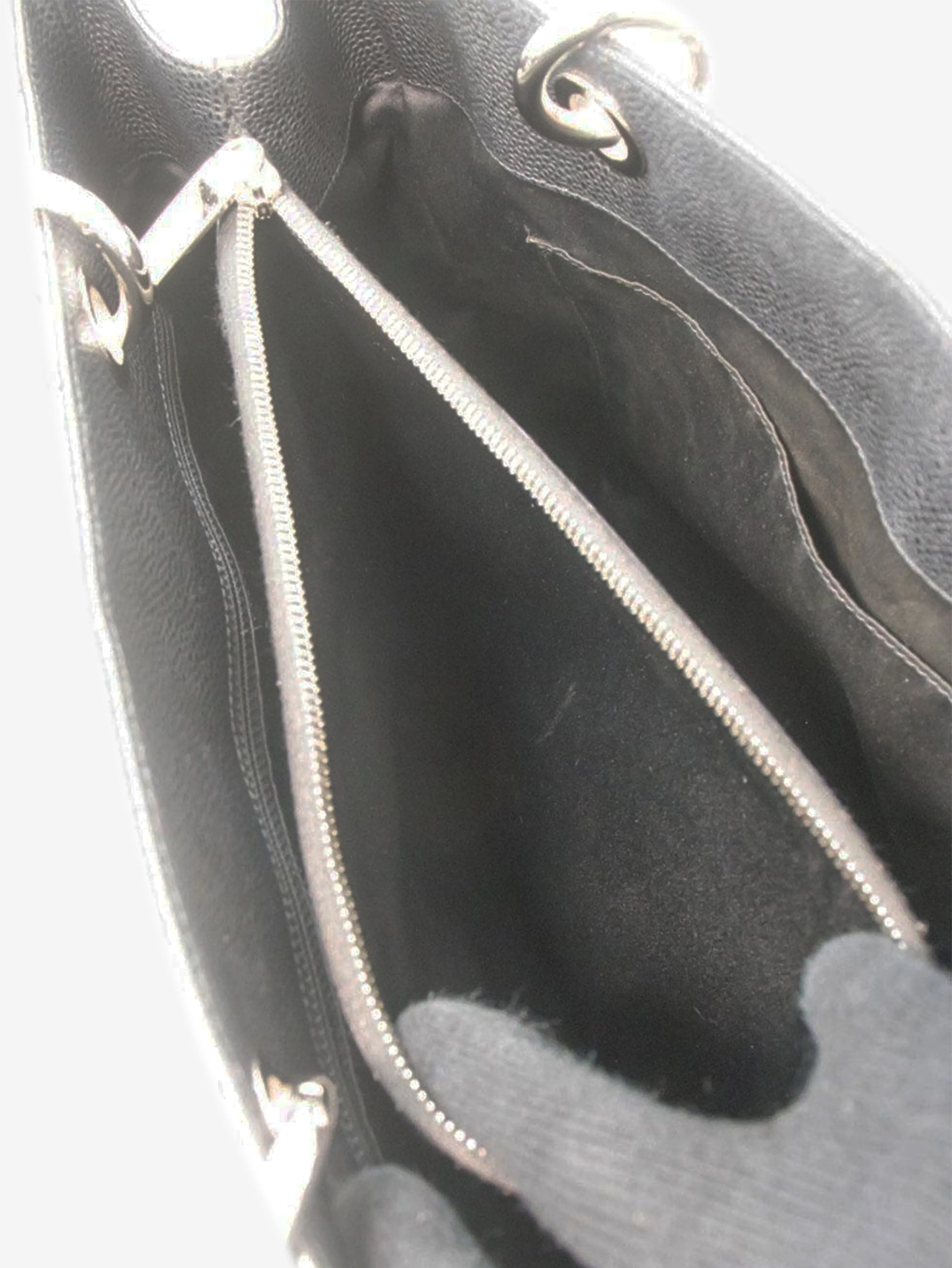 Black 2014 caviar leather GST bag